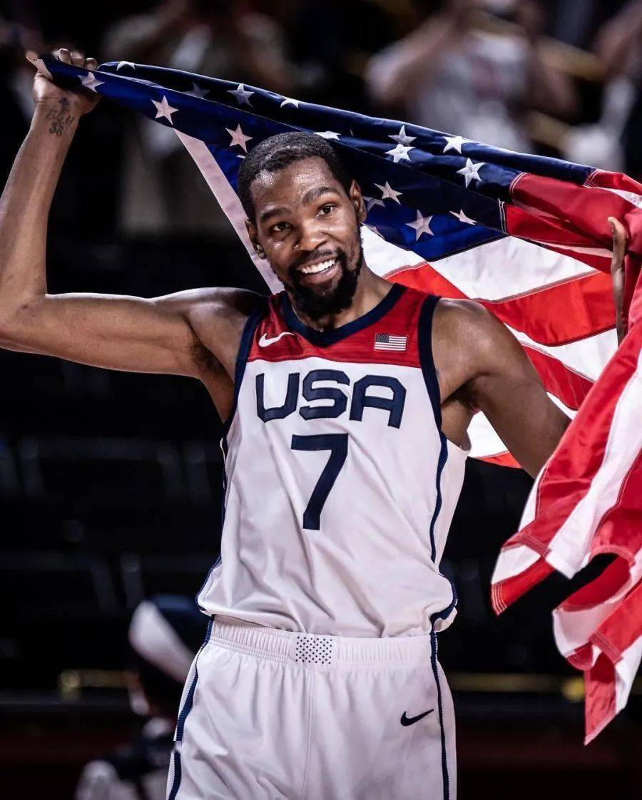 德国杯今夜走向成谜；深圳男篮更衣室发声；引发热议；心理建设被强调