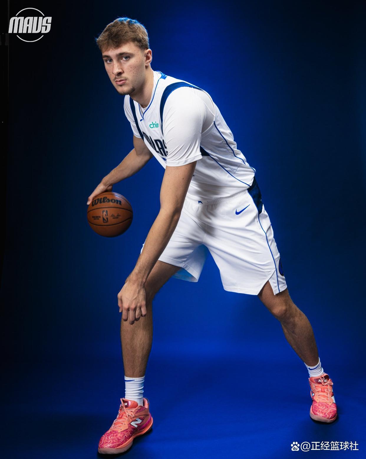 关于今晨达拉斯独行侠调整名单以备CBA季后赛国际米兰国际比赛日调整名单，媒体一致点评：AC米兰赛后战术微调的信息