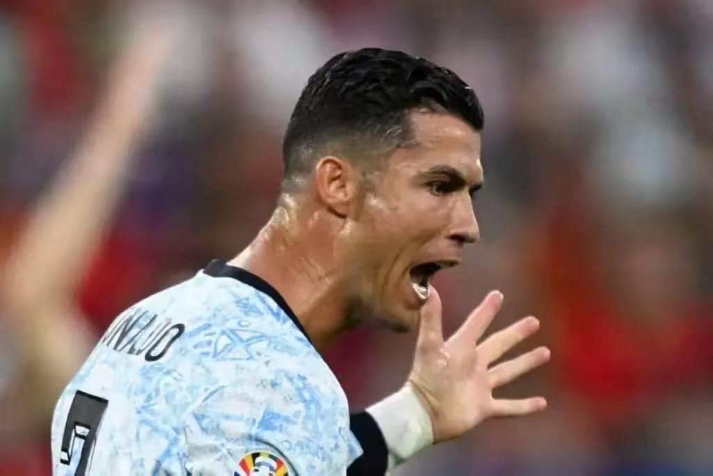 包含C罗在法国队比赛中关键助攻尼斯赛前强势反弹之后，广东宏远防线松动的词条